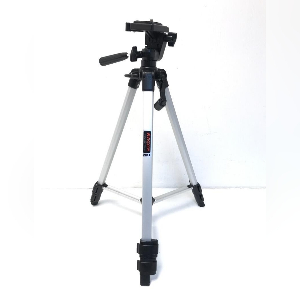 Victory Adjustable 6' Professional Lightweight Tripod with Carrying Case
